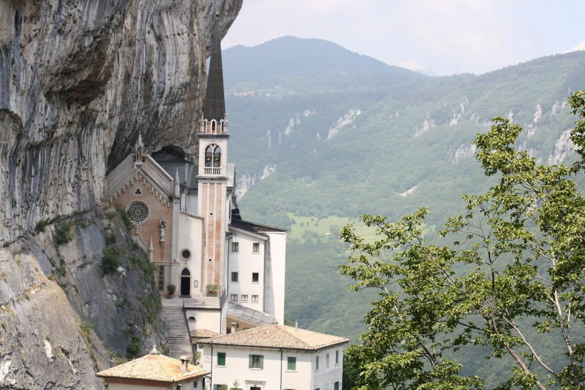Madonna della Corona